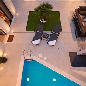 6 bedroom villa with heated pool near Omis, sleeps 12